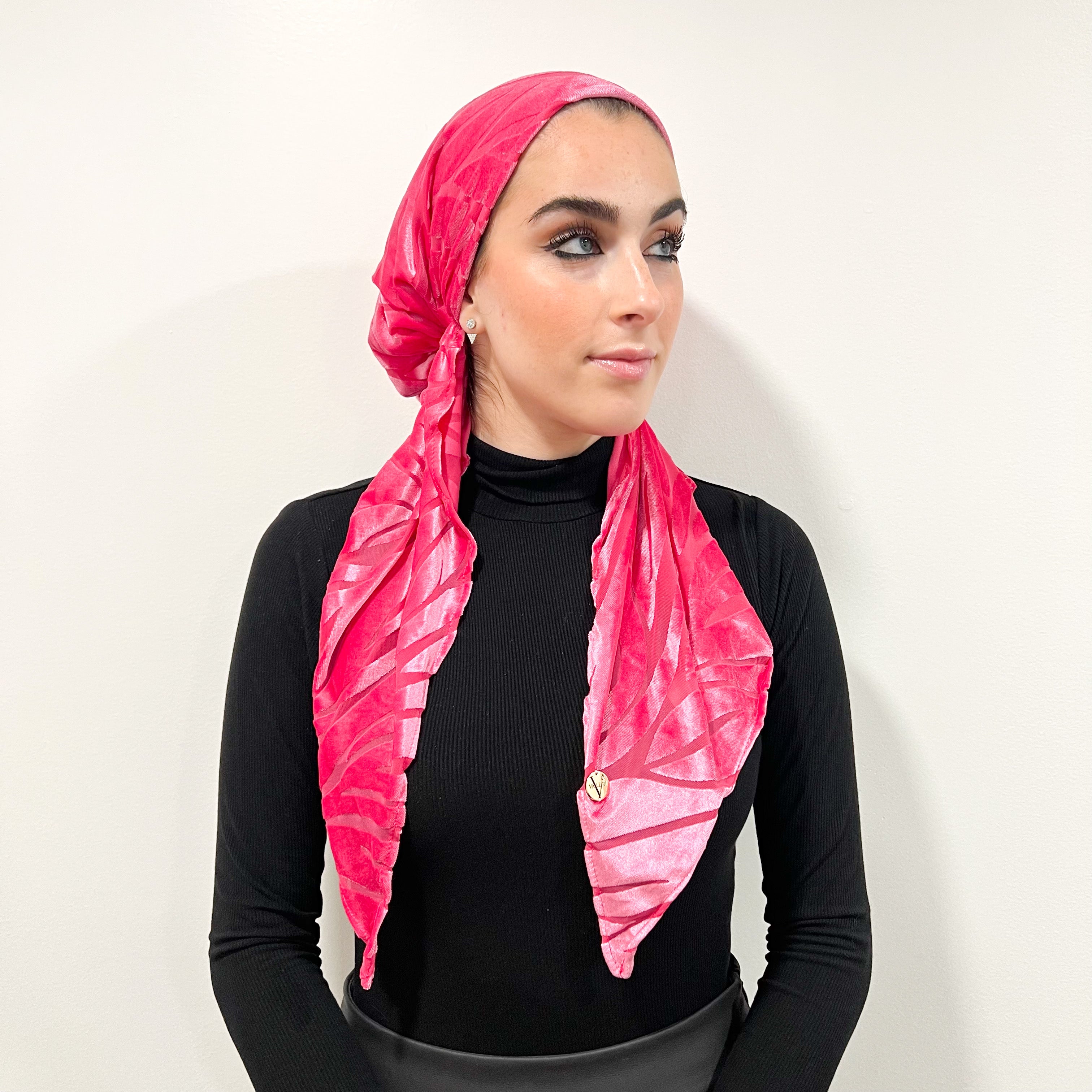 Claire Velvet Pre-Tied Scarf - Pink