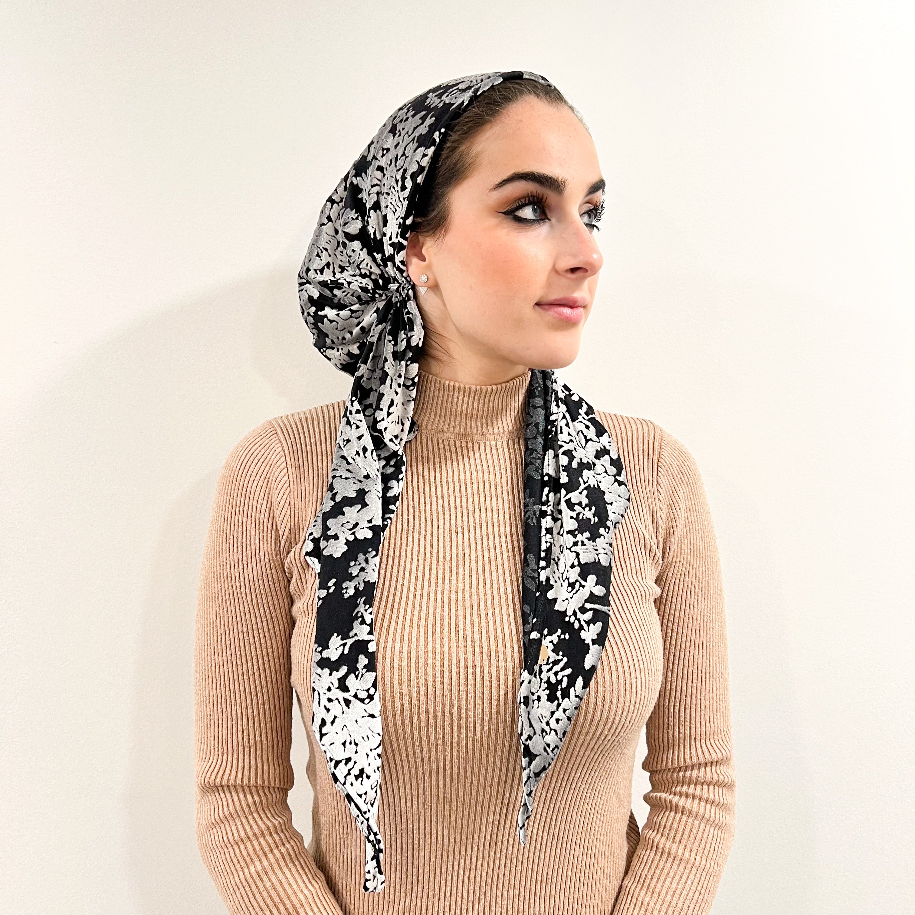 Leilani Velvet Pre-Tied Scarf - Silver
