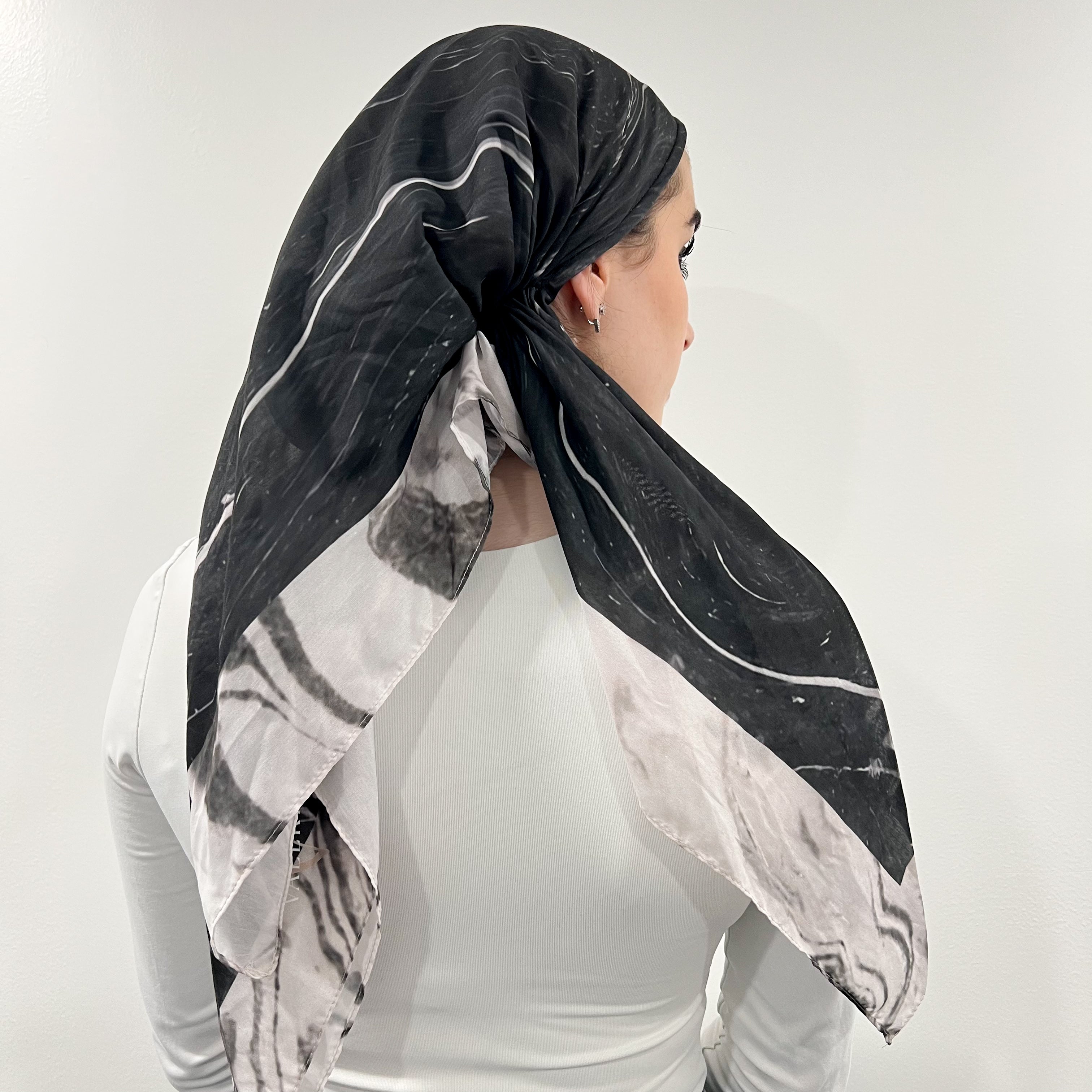 Marble Open Pre-Tied Scarf