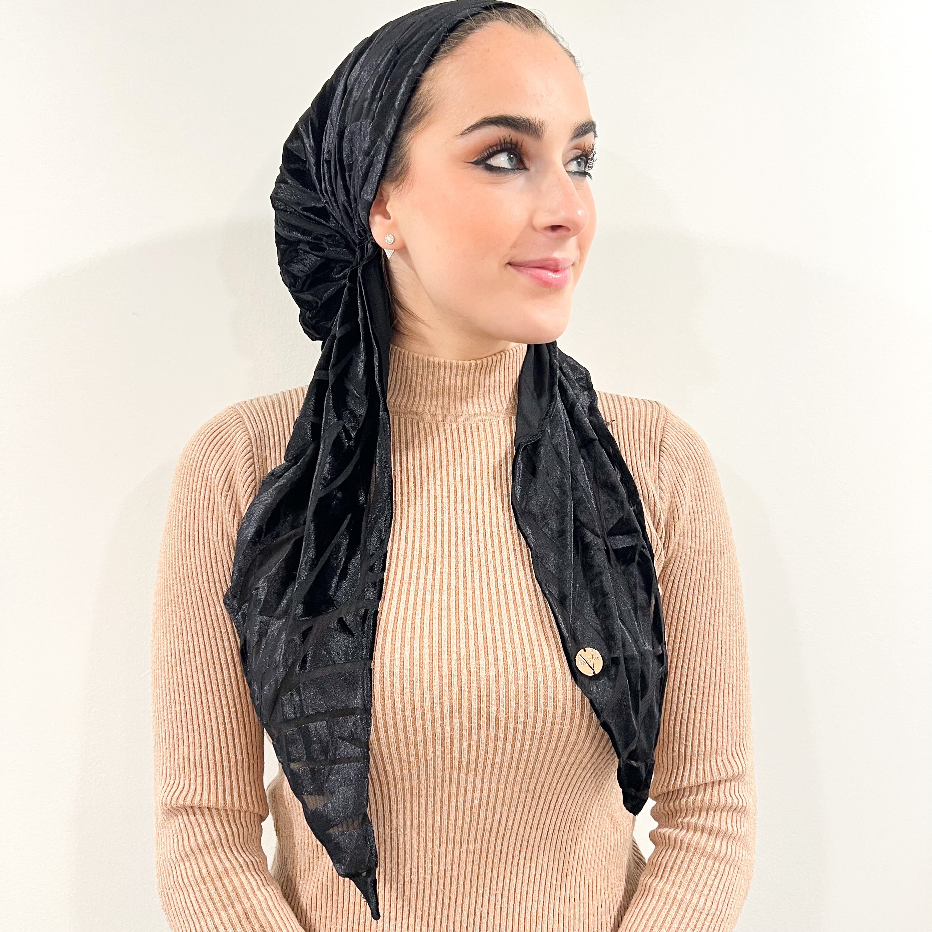 Claire Velvet Pre-Tied Scarf - Black