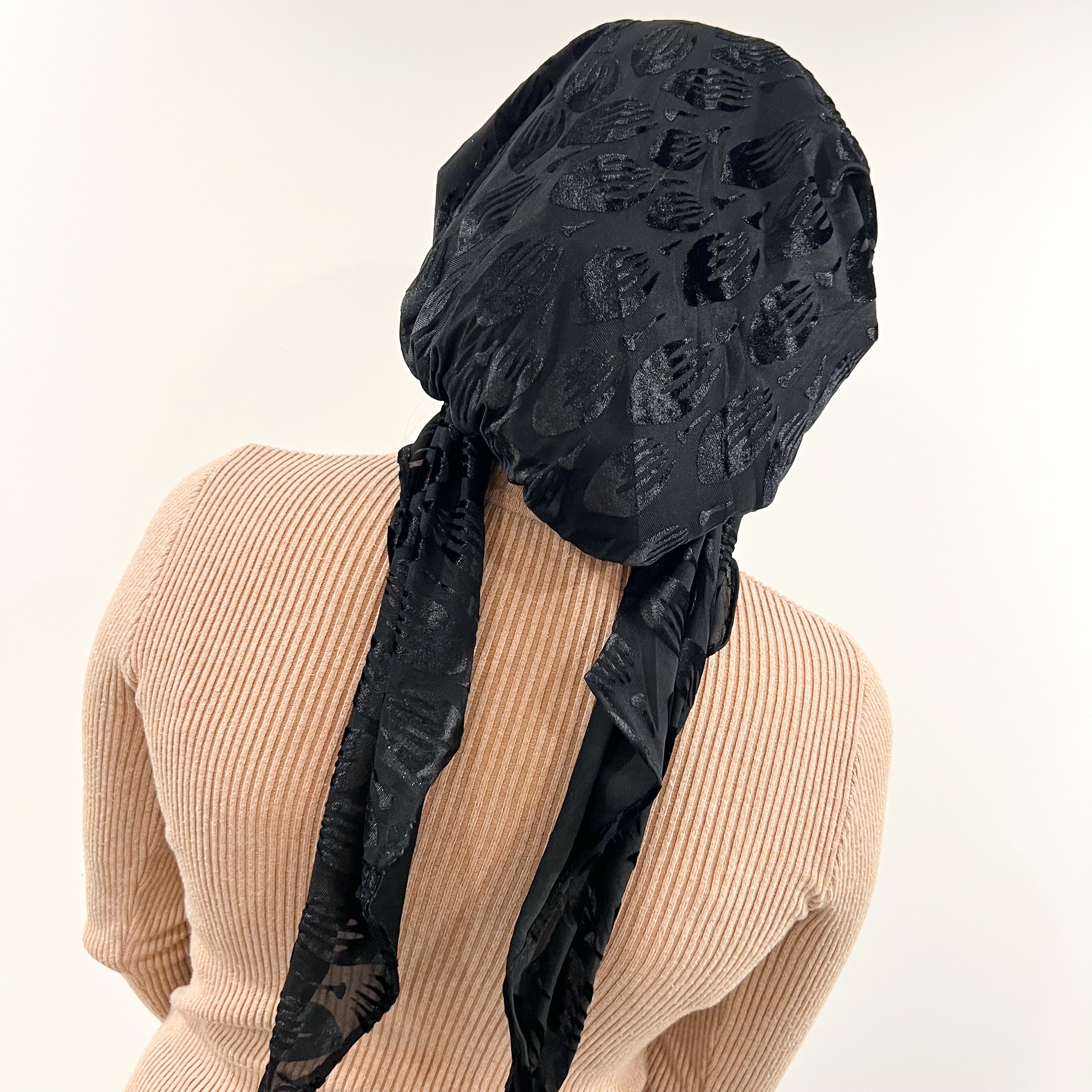 Leaves Velvet Pre-Tied Scarf