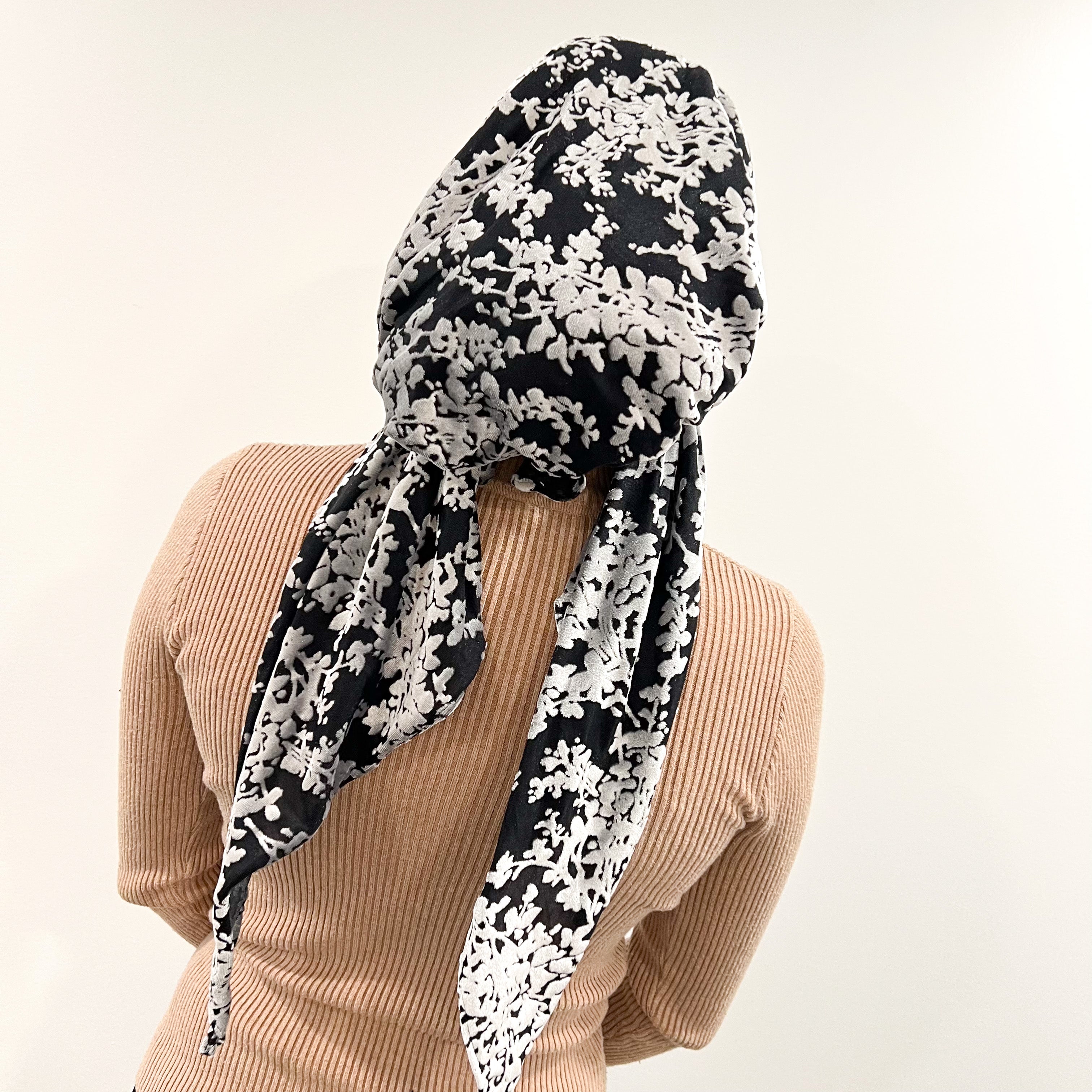 Leilani Velvet Pre-Tied Scarf - Silver