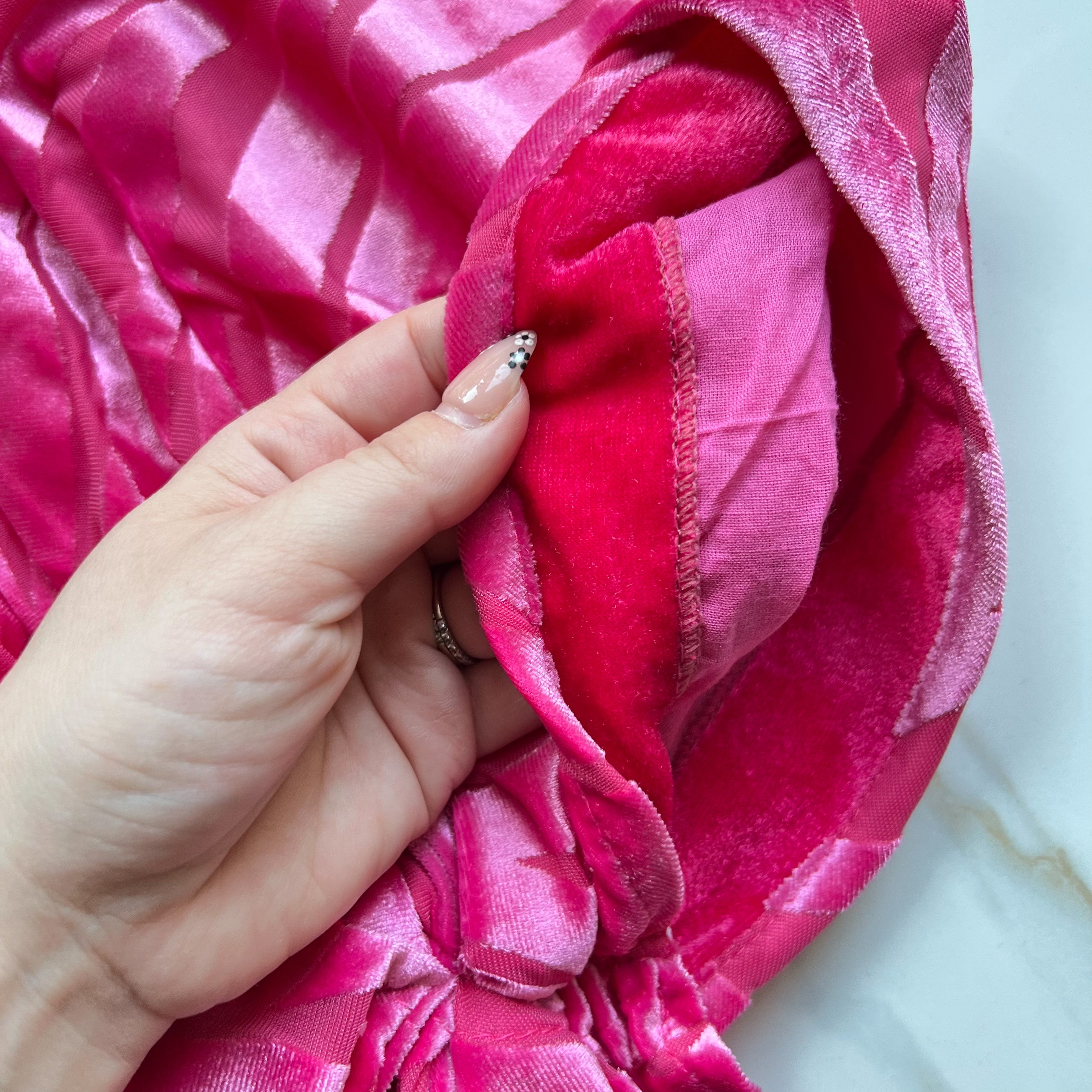 Claire Velvet Pre-Tied Scarf - Pink
