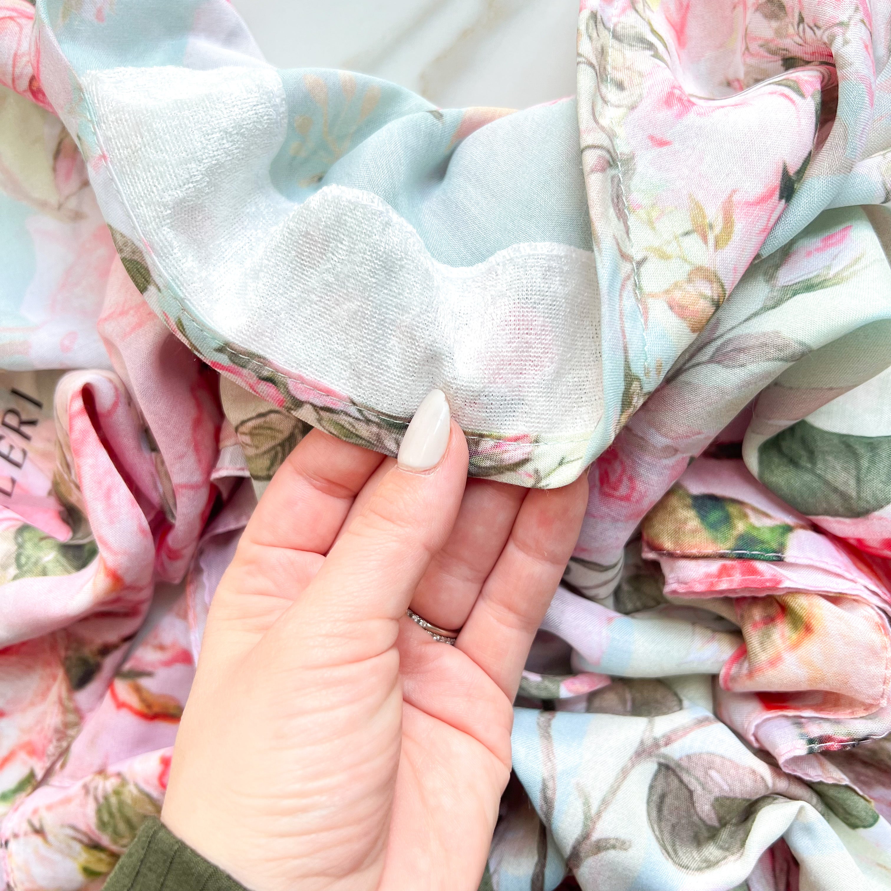 Lizzy 2.0 Triangle Scarf