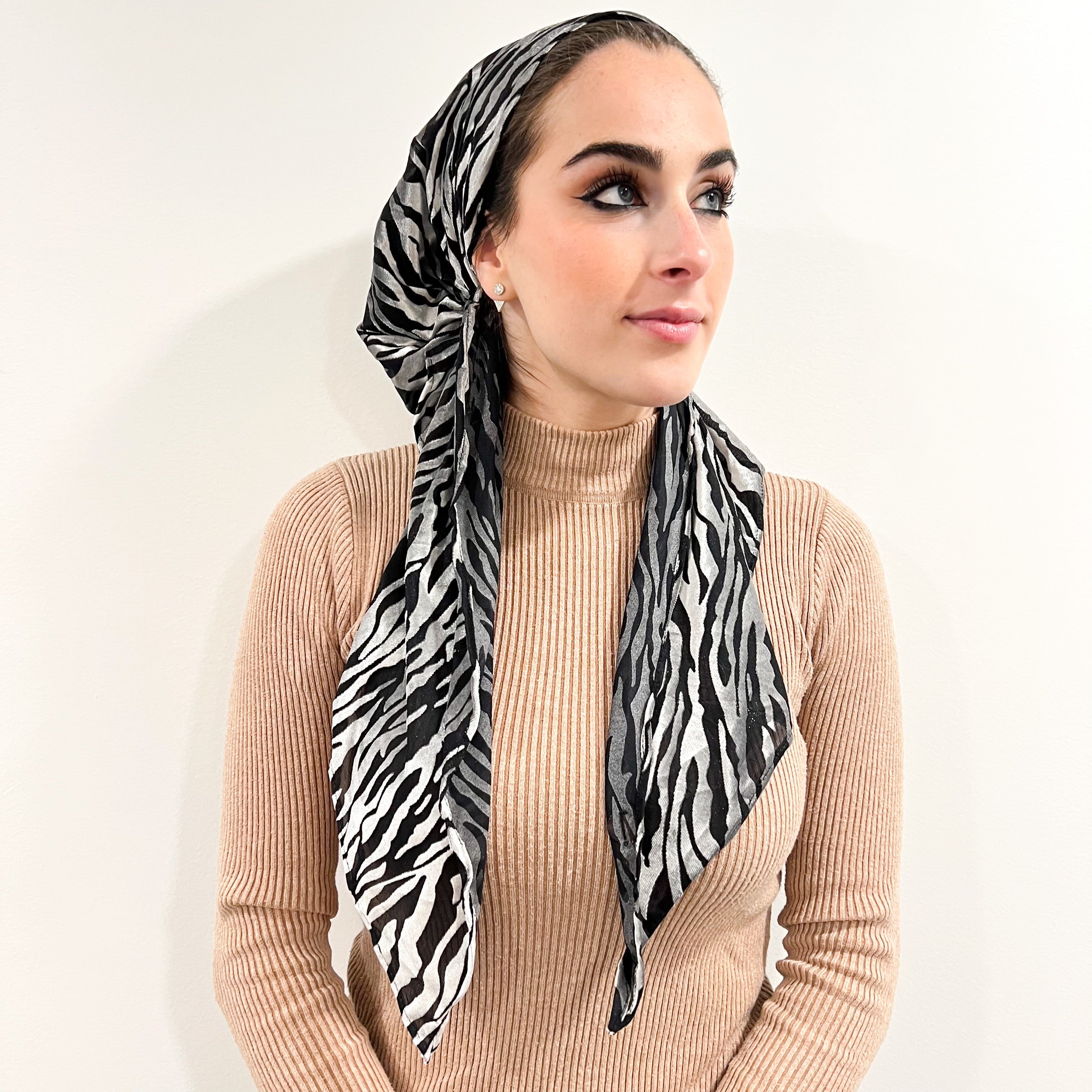 Tiger Velvet Pre-Tied Scarf - Silver