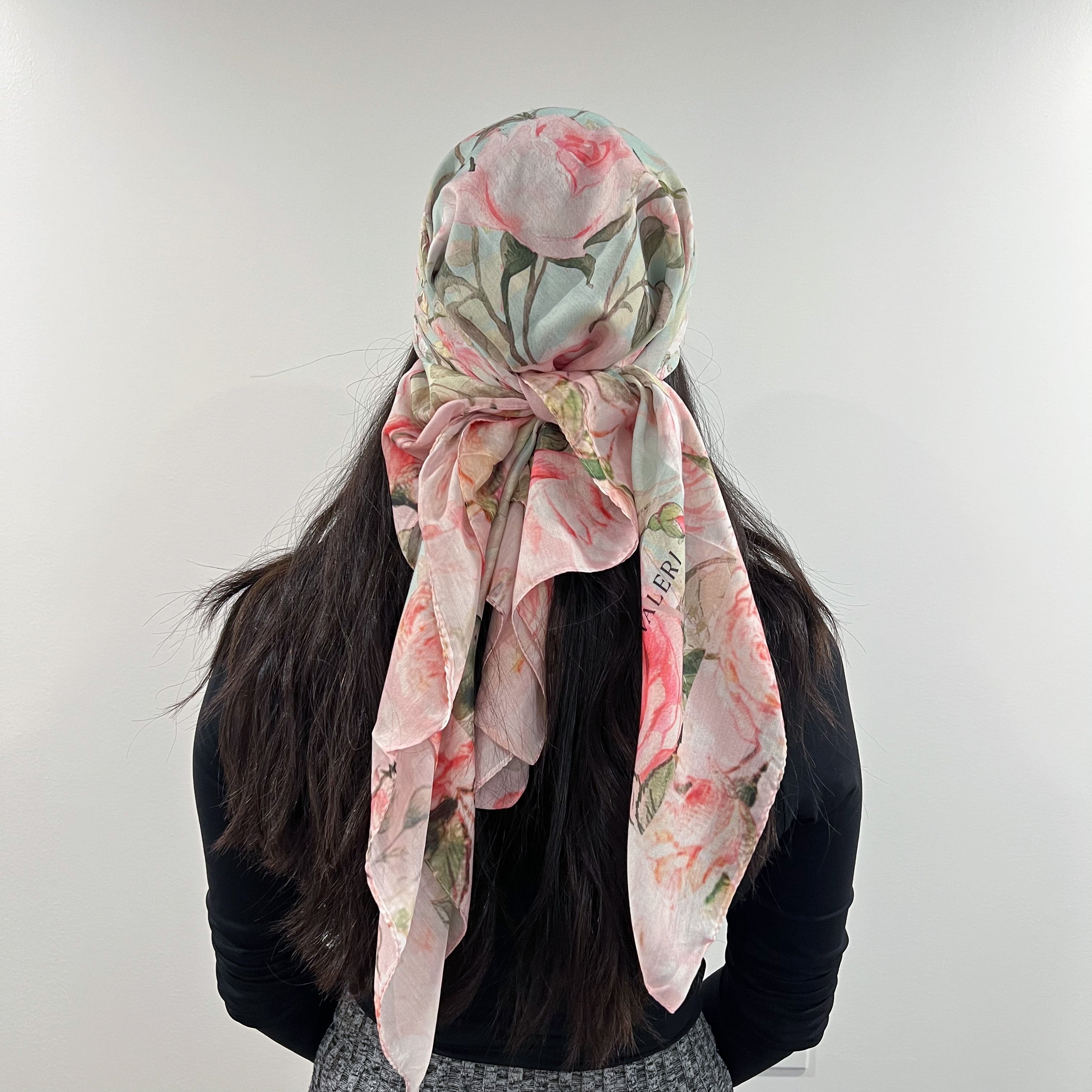 Lizzy 2.0 Triangle Scarf