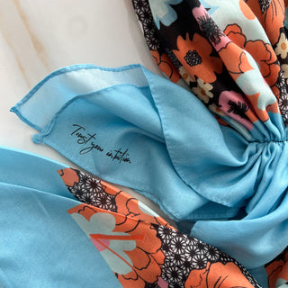 Retro Daisy Pre-Tied Scarf
