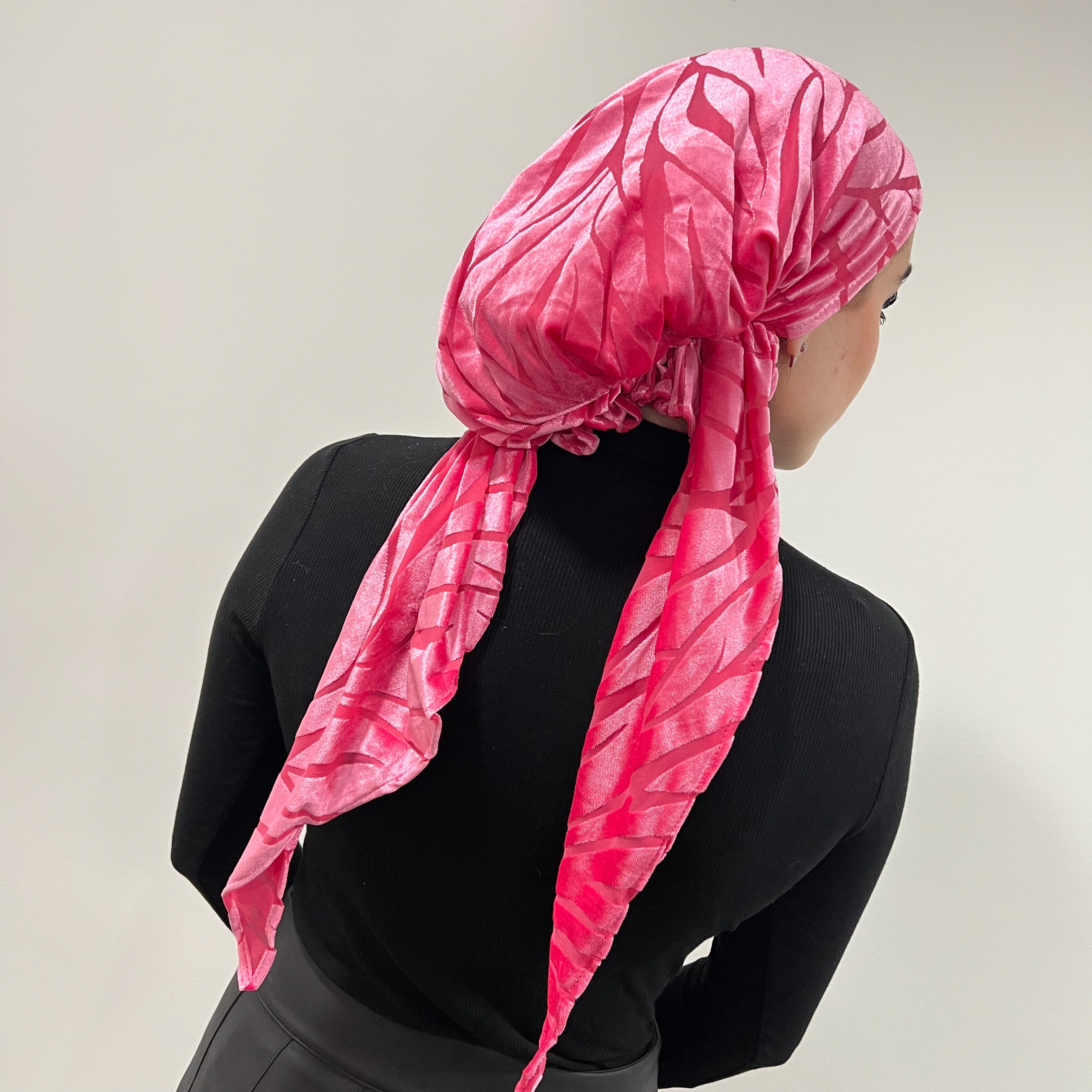 Claire Velvet Pre-Tied Scarf - Pink