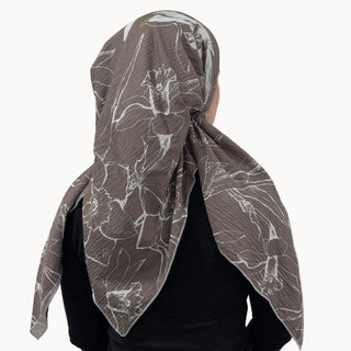 Cocoa Daffodil Open Pre-Tied Scarf