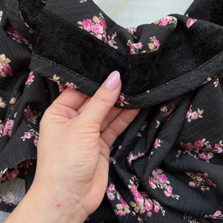 Midnight Rose Light Crinkle Triangle Scarf